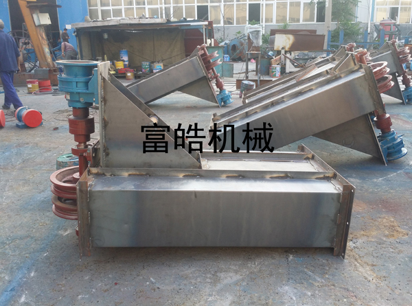 環(huán)鏈提升機(jī)適用于粉狀、顆粒狀物料